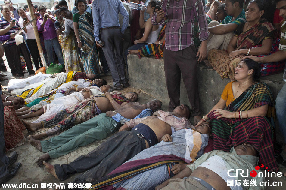 孟加拉国发生踩踏事故10人丧生数十人受伤(高清组图)