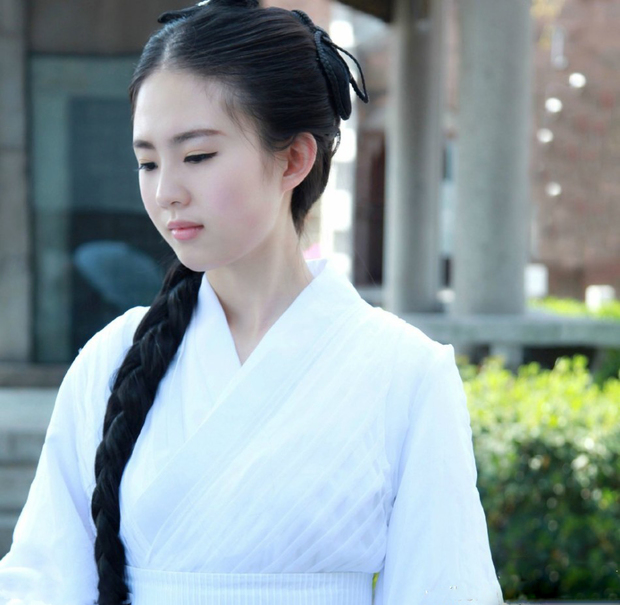 武汉美女cos小龙女 清纯可人似刘亦菲 
