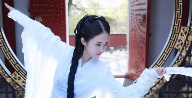 武汉美女cos小龙女 清纯可人似刘亦菲 