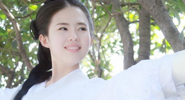 武汉美女cos小龙女 清纯可人似刘亦菲 