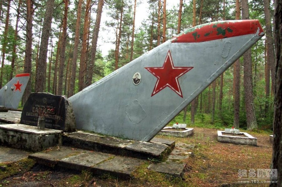 探访爱沙尼亚战机公墓