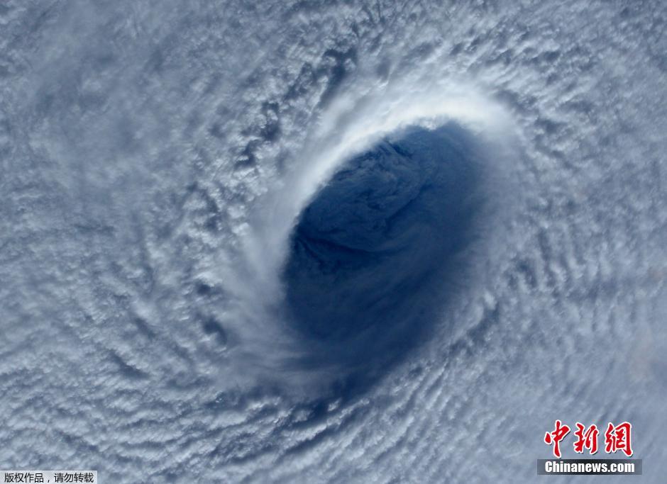 国际空间站宇航员拍摄超强台风“美莎克”