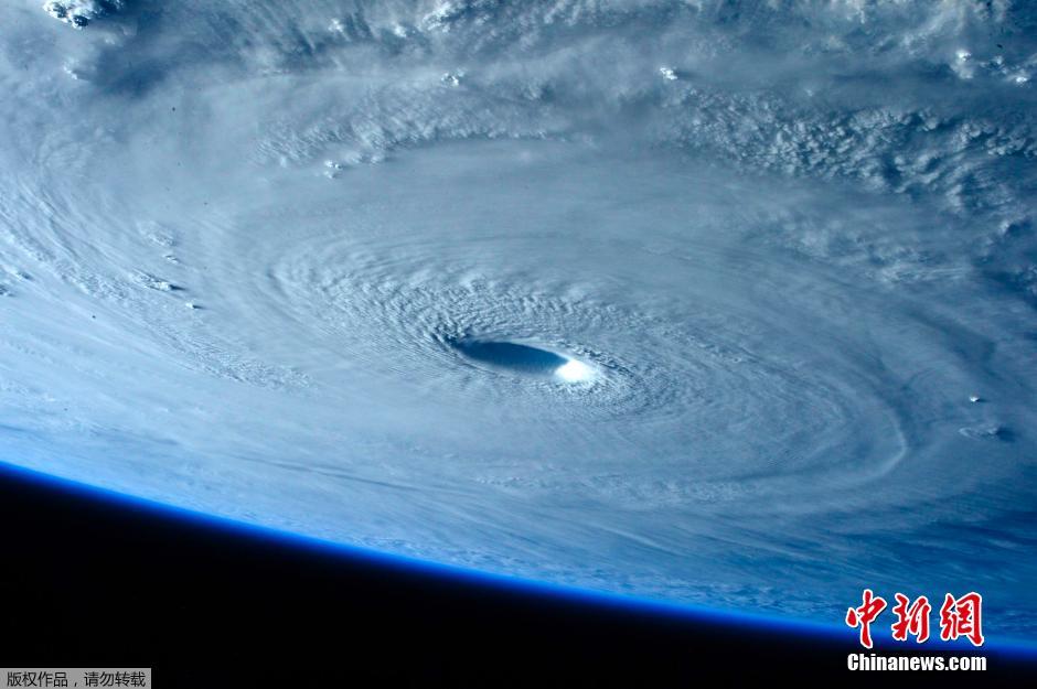 国际空间站宇航员拍摄超强台风“美莎克”