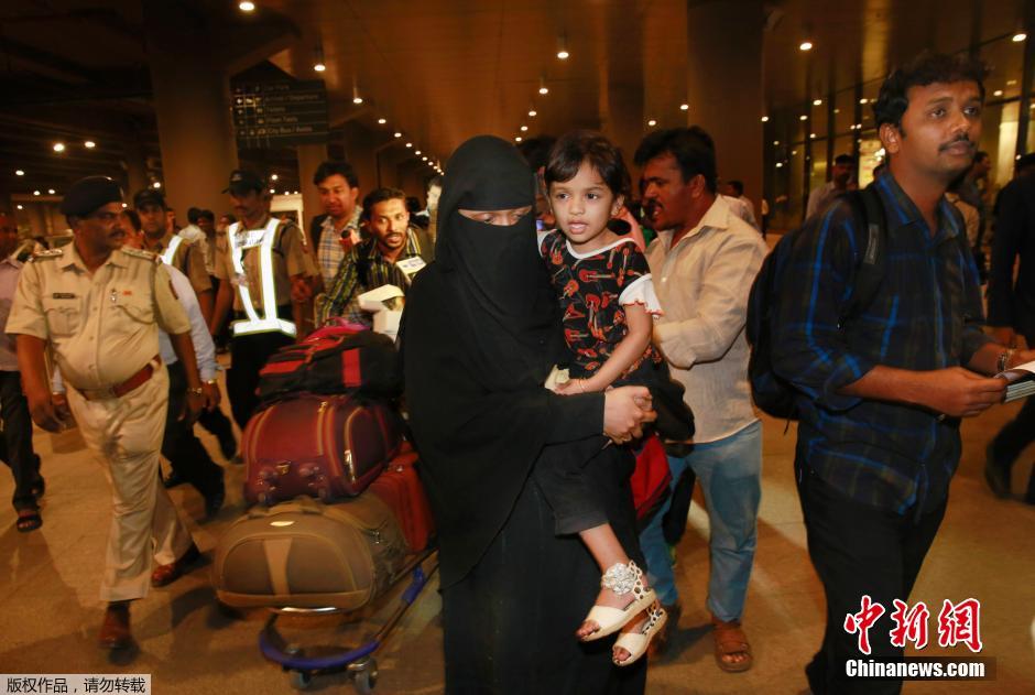 348名印度民众从也门撤离归国