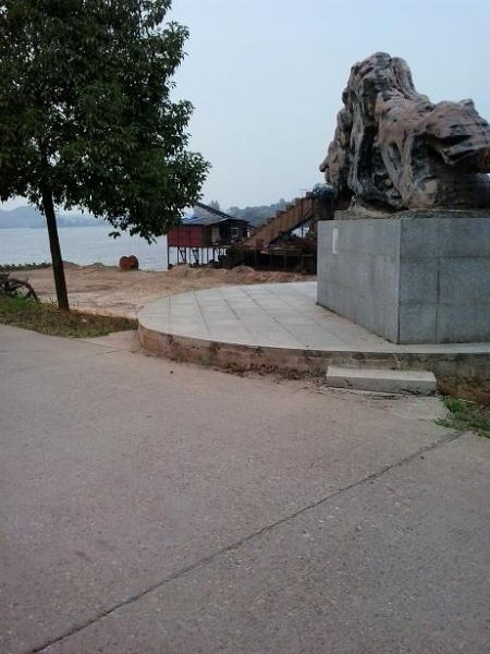 湖南一县委书记被指建豪华别墅 官方回应：他哥的