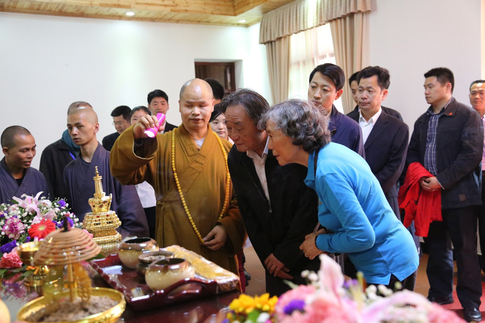 吴邦国现身江西