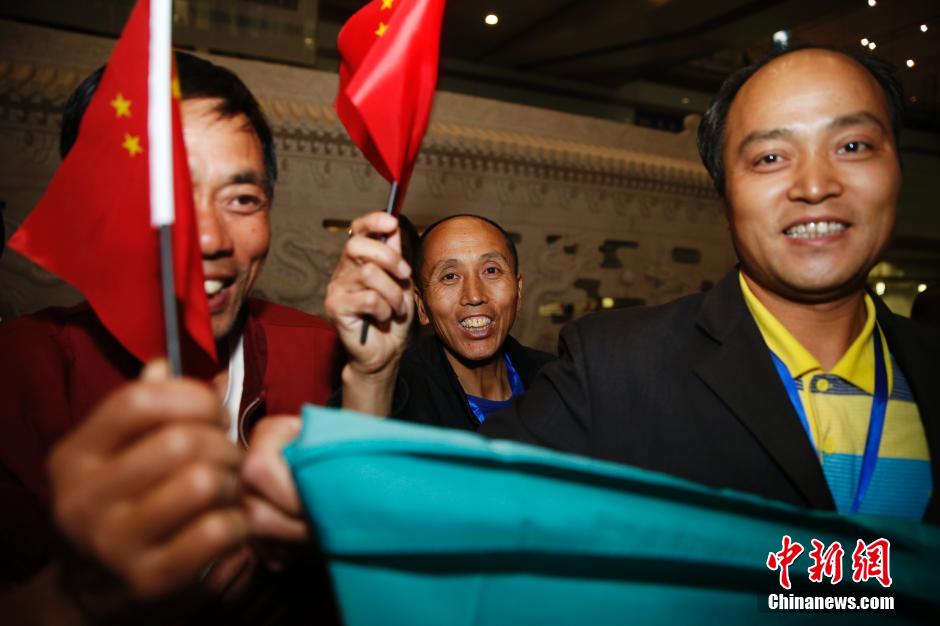 最后一批62名在也门务工中国人抵京