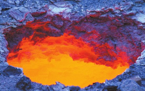 小区建筑工地旁的“火山口”