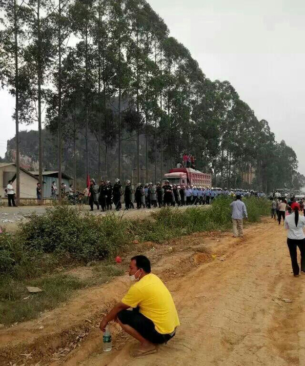 广东罗定村民抗议建垃圾焚烧厂 与警察发生冲突