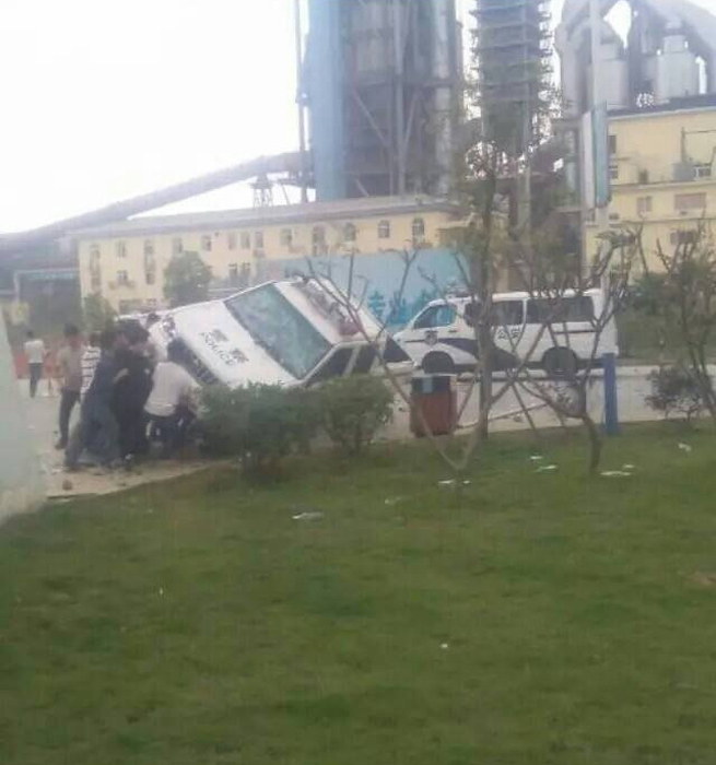 广东罗定村民抗议建垃圾焚烧厂 与警察发生冲突