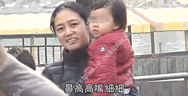 港媒曝刘德华3岁女儿近照