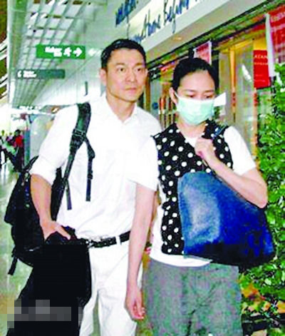 港媒曝刘德华3岁女儿近照