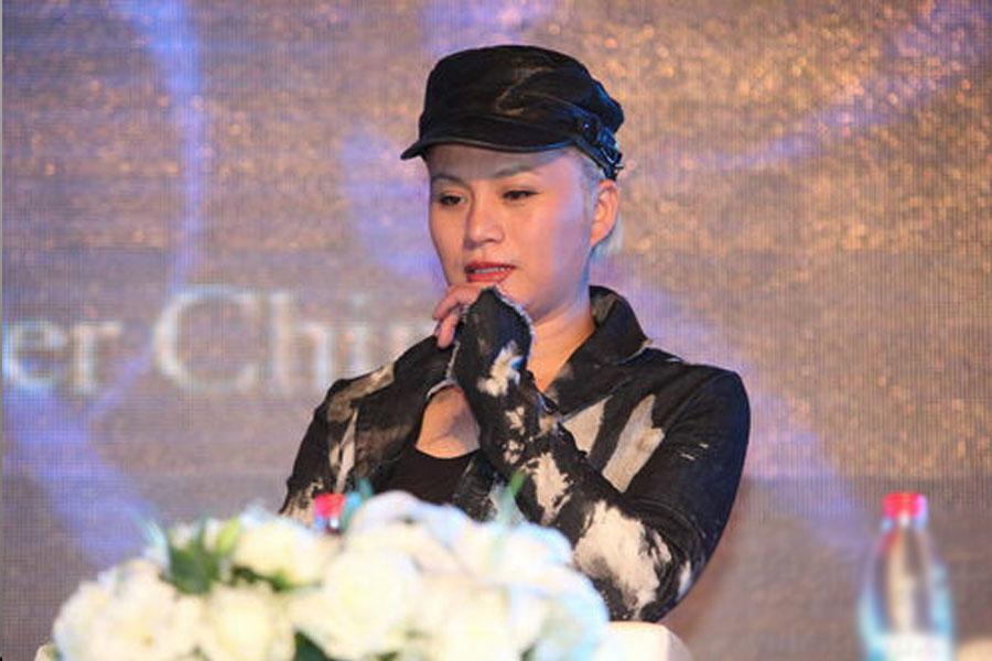 变性名人：请不要叫我“人妖”