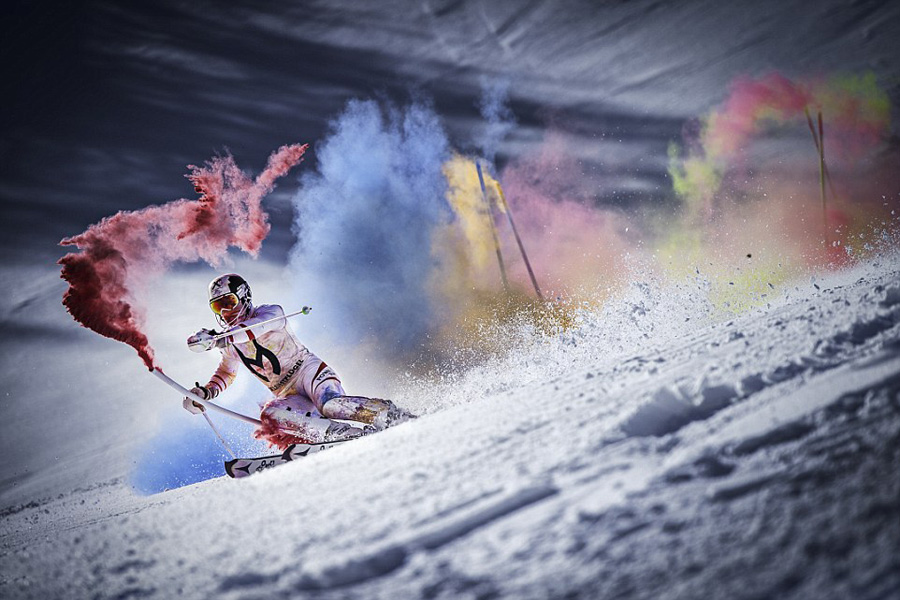 澳滑雪冠军挑战极限“彩虹”滑雪 美轮美奂