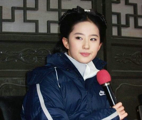女星私照大点评：杨幂显老 郑爽水灵(图)
