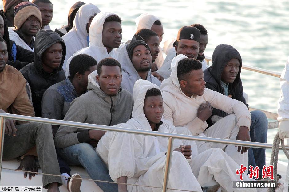 意大利移民船沉没致9人死亡 海警救起144人