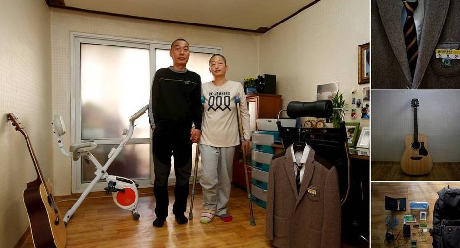 图片故事：韩国沉船一周年 父母家中盼儿归 
