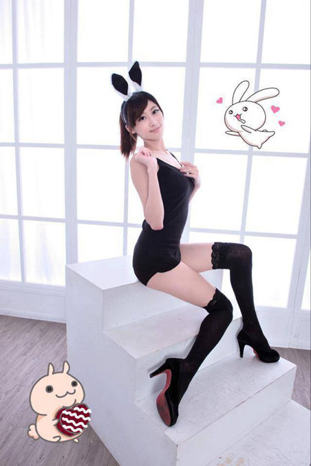 “台湾第一美腿”或代言游戏 长腿写真受追捧 