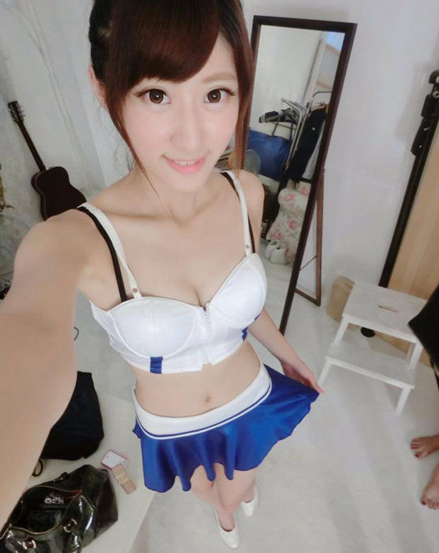 “台湾第一美腿”或代言游戏 长腿写真受追捧 