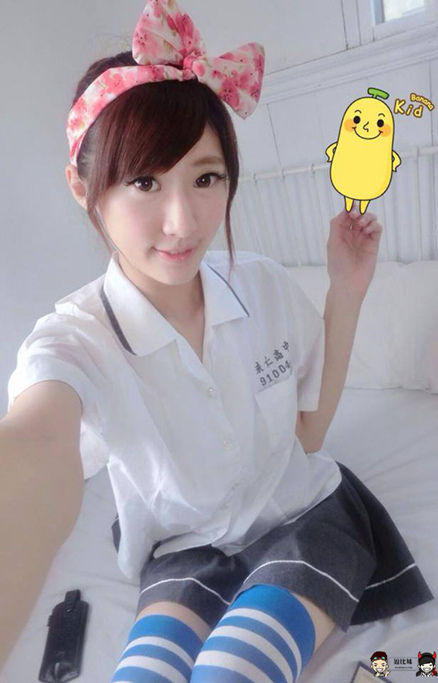 “台湾第一美腿”或代言游戏 长腿写真受追捧 