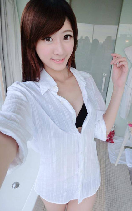 “台湾第一美腿”或代言游戏 长腿写真受追捧 
