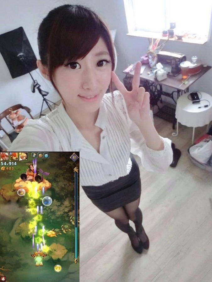 “台湾第一美腿”或代言游戏 长腿写真受追捧 