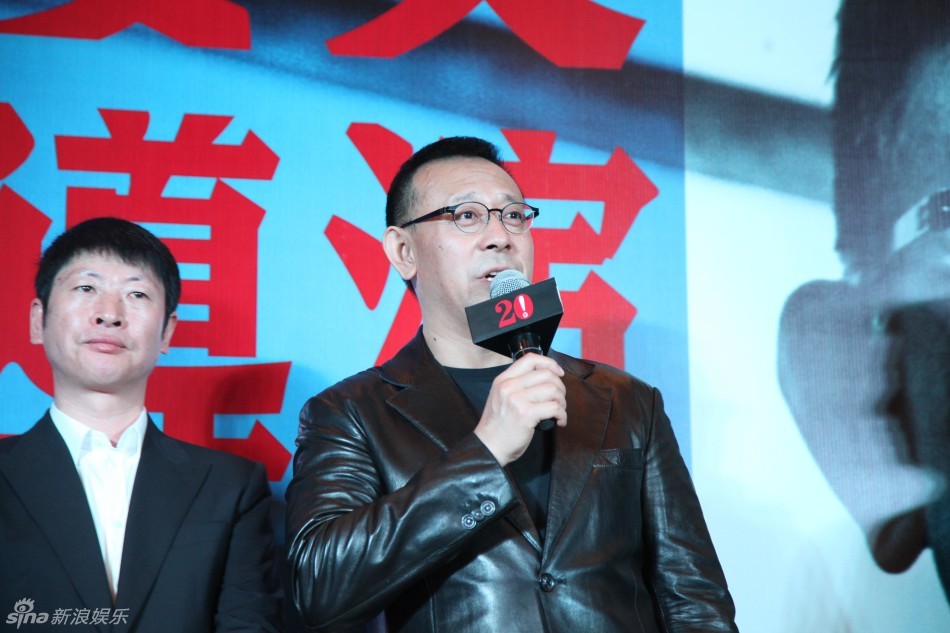 姜文席开33桌宴请朋友 张默现身捧场