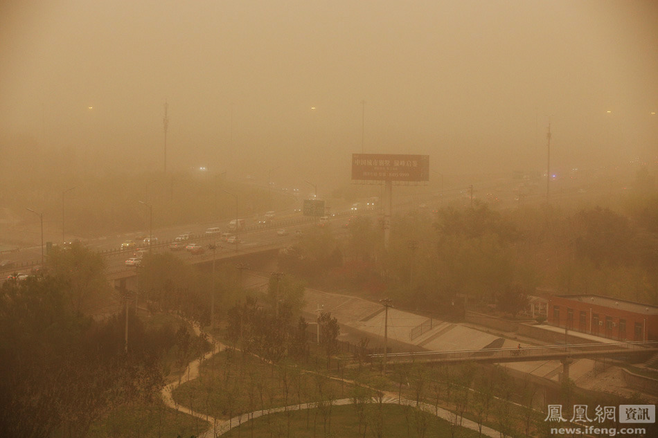 北京沙尘暴来临前的既视感