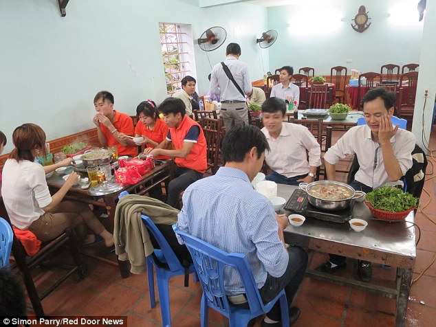 越南猫肉餐厅：宰杀过程极其残忍