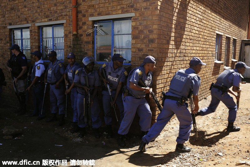 南非排外骚乱持续蔓延 中国人超市被洗劫(高清组图)