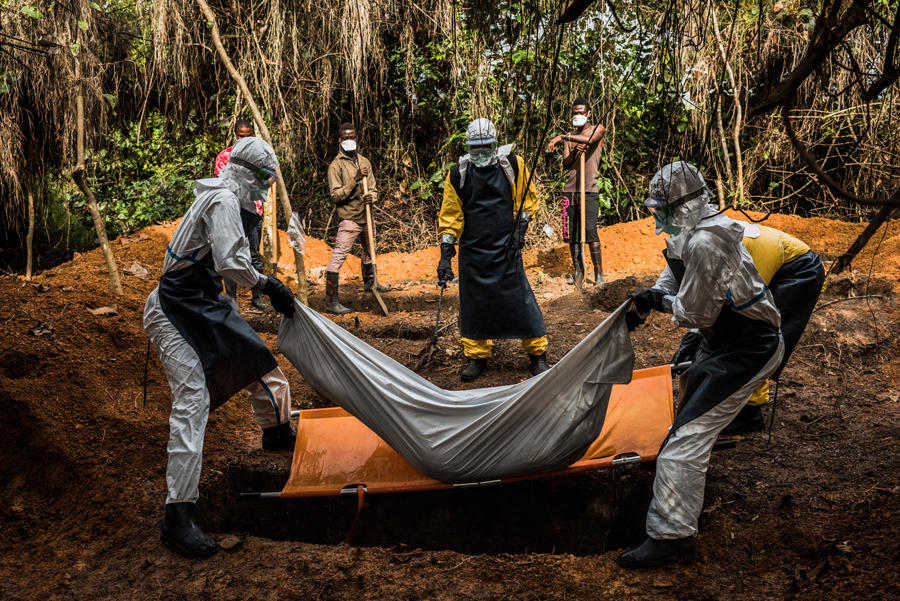 2015年普利策奖专题摄影：西非埃博拉疫情