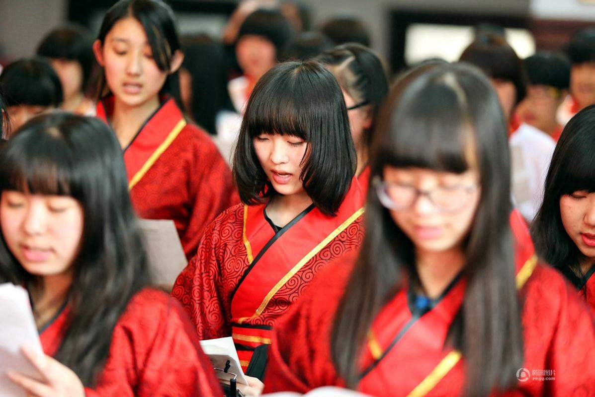 沈阳一女子中学举办汉服成人礼