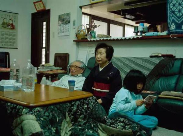 摄影师拍摄日本二线城市人民的生活水平