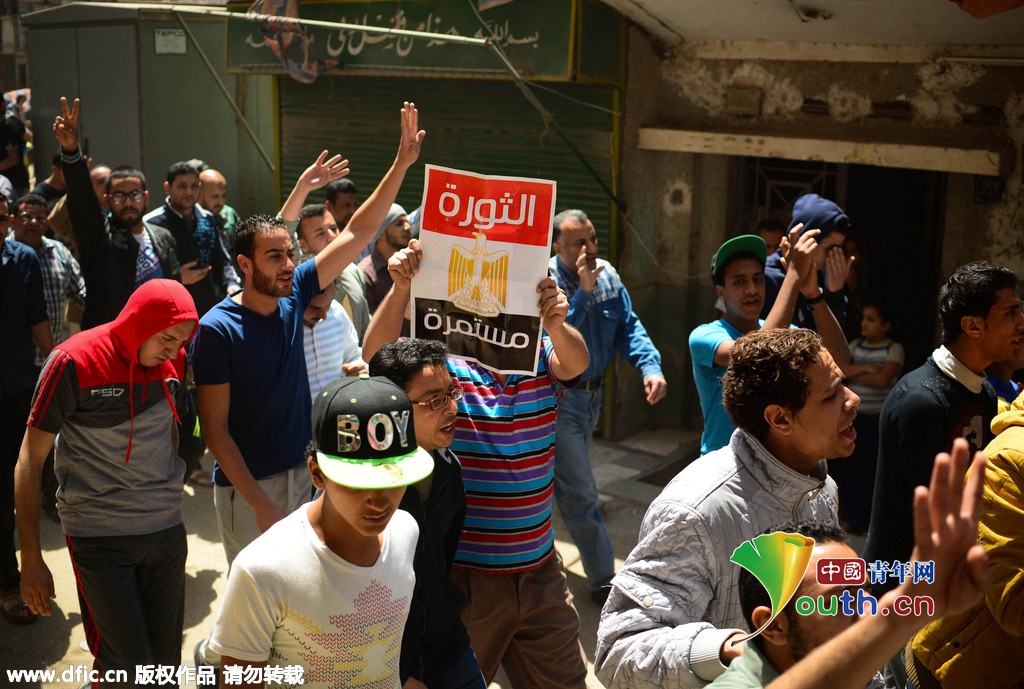 埃及穆兄会支持者抗议穆尔西被判监禁20年