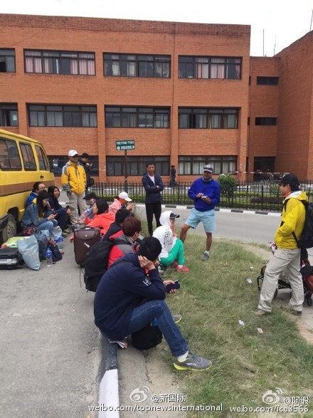 尼泊尔8.1级地震 大量中国游客滞留机场