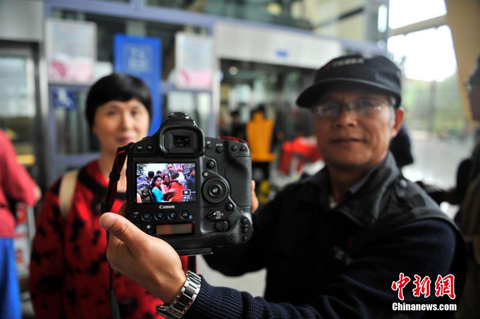 230名加德满都滞留中国旅客安全回国