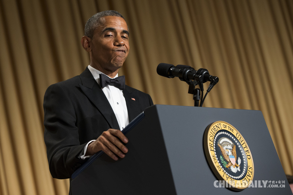 白宫年度记协晚宴：奥巴马遭黑人翻译抢镜