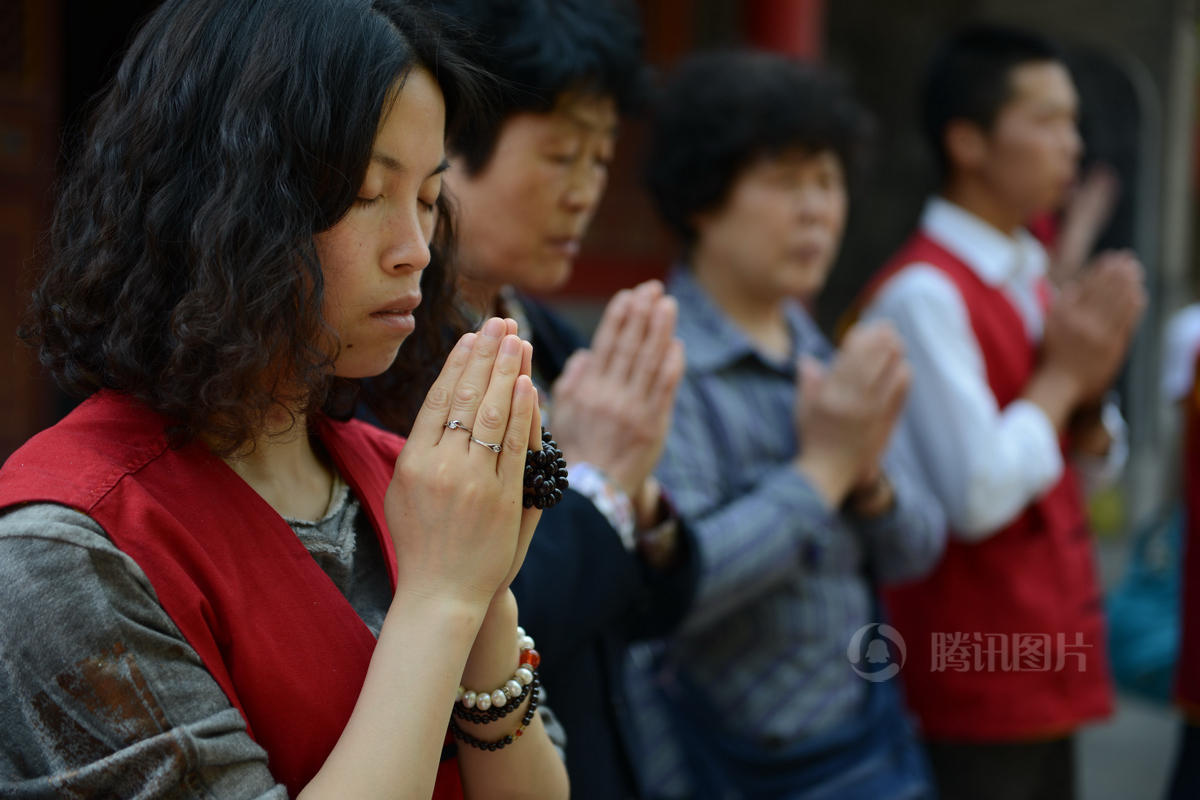 西安广仁寺为西藏尼泊尔震区灾民祈福