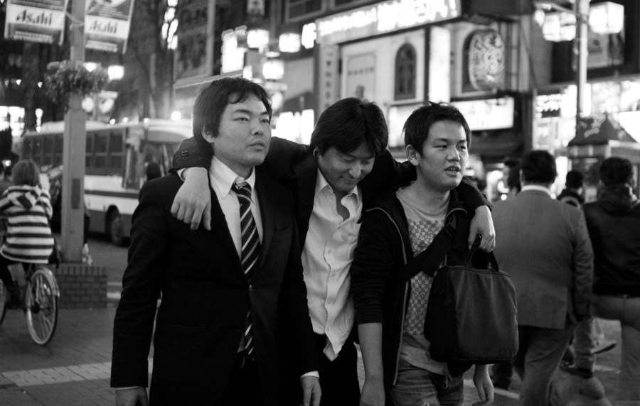 图片故事：日本工薪族的黑白世界
