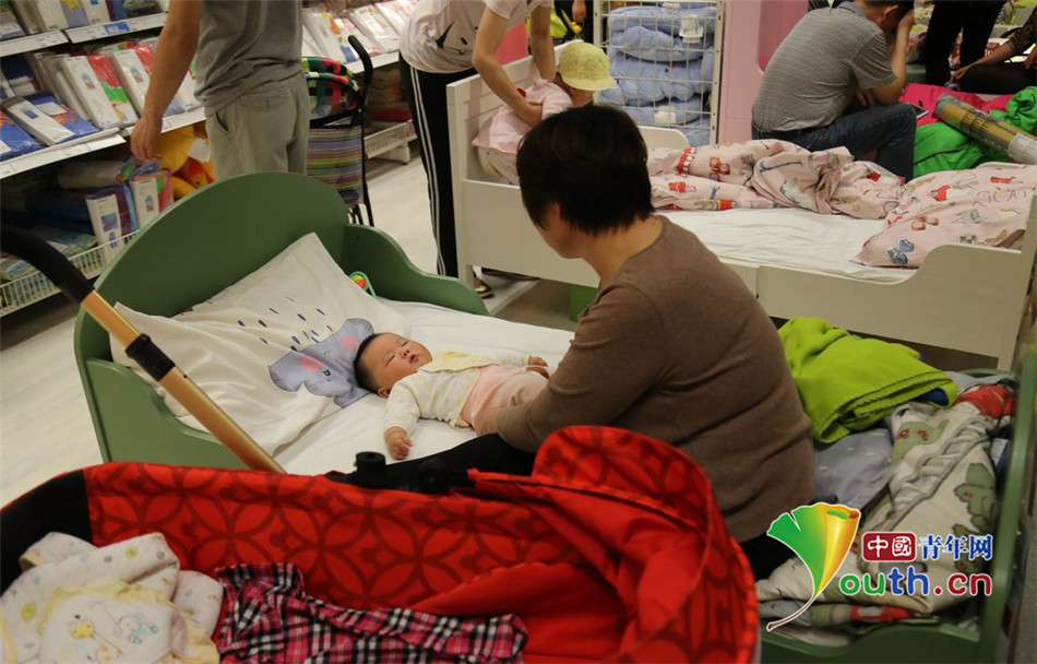 南京：宜家新规难阻“蹭睡族”