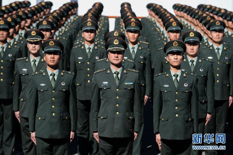 俄国防部授予参阅中国仪仗兵纪念勋章