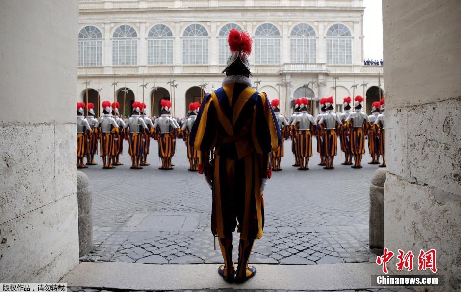 梵蒂冈瑞士卫队新兵参加宣誓就职仪式