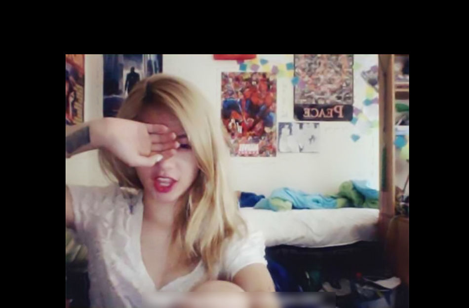 刘欢24岁女儿近照曝光 狂野金发个性十足