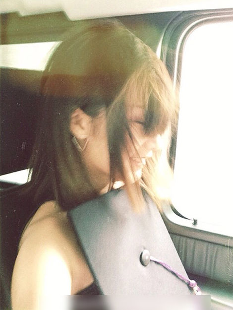 刘欢24岁女儿近照曝光 狂野金发个性十足