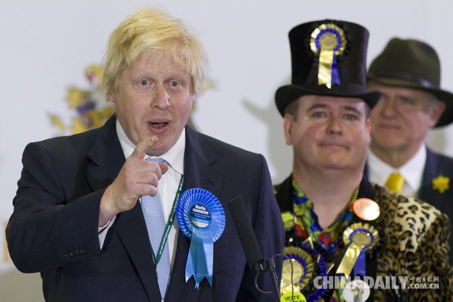 伦敦市长鲍里斯当选保守党议员兴奋竖大拇指