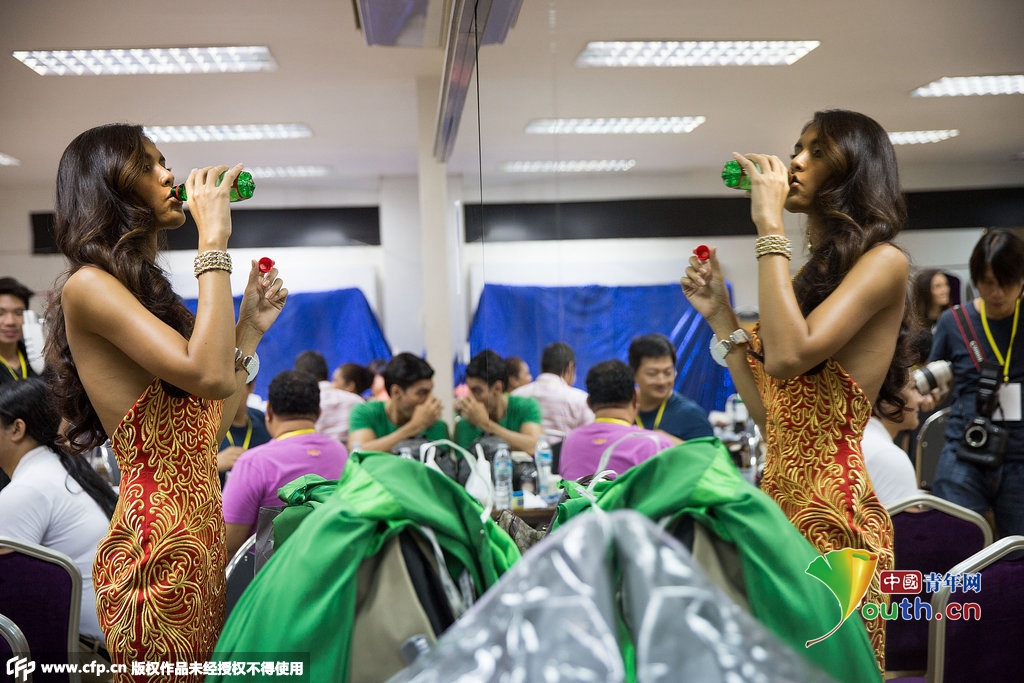 泰国环球变性人选美大赛 “佳丽”妖娆妩媚