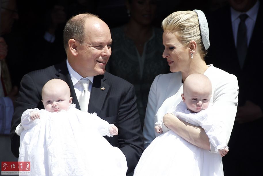 摩纳哥王室双胞胎接受洗礼