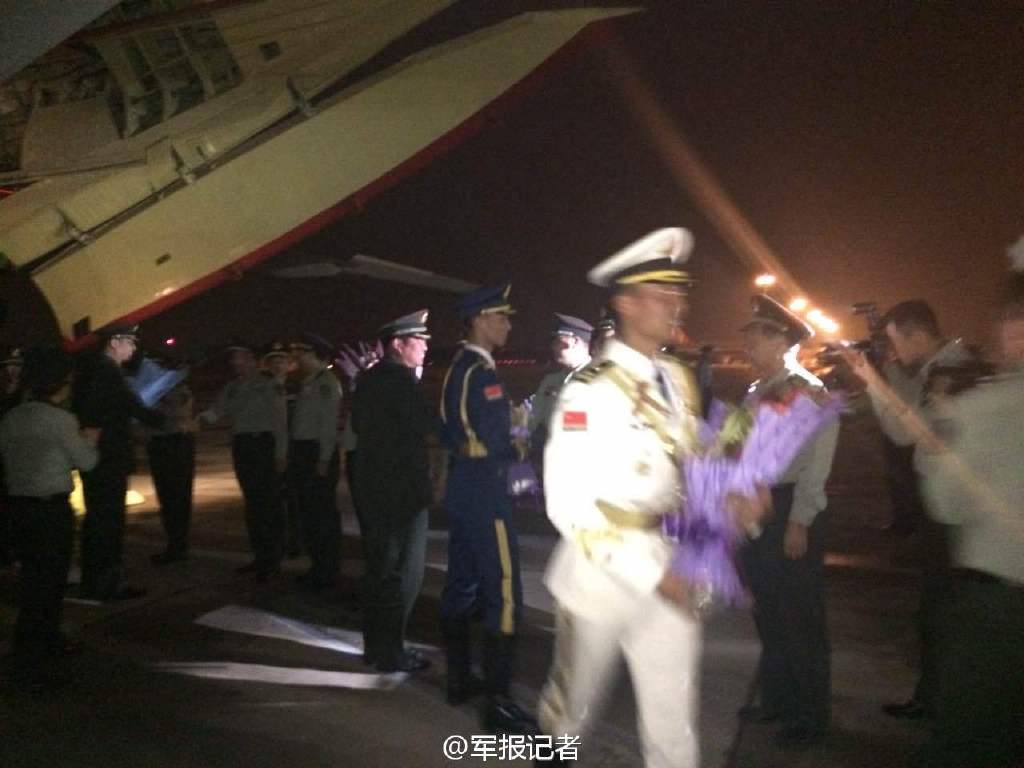 解放军三军仪仗队完成红场受阅任务抵京