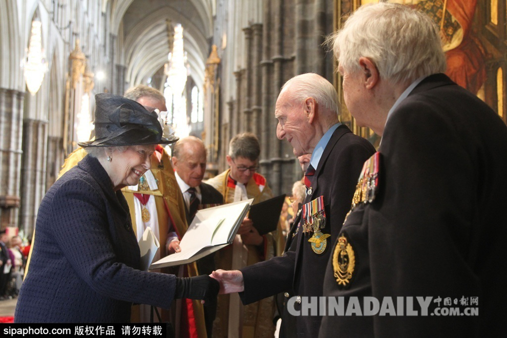 英女王出席二战结束70周年纪念活动