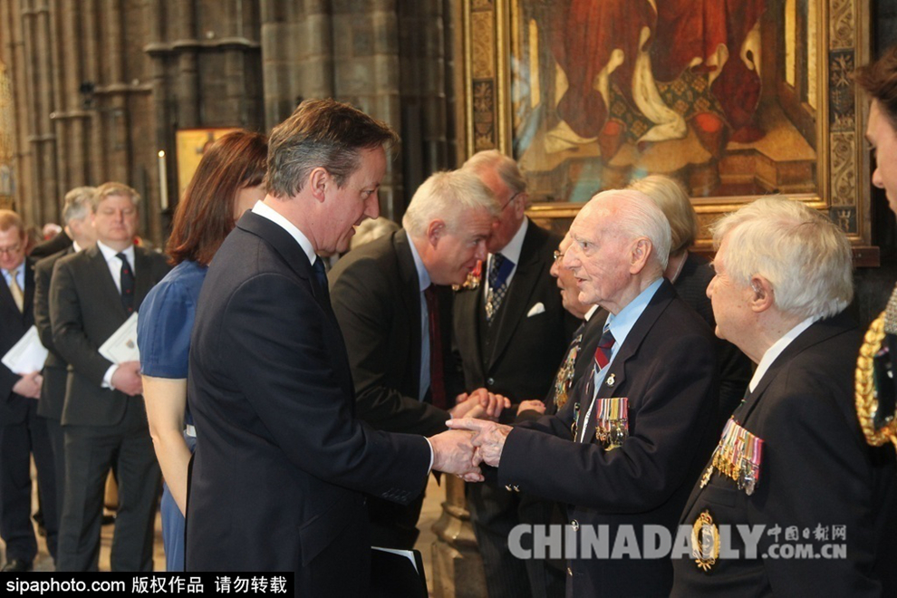 英女王出席二战结束70周年纪念活动